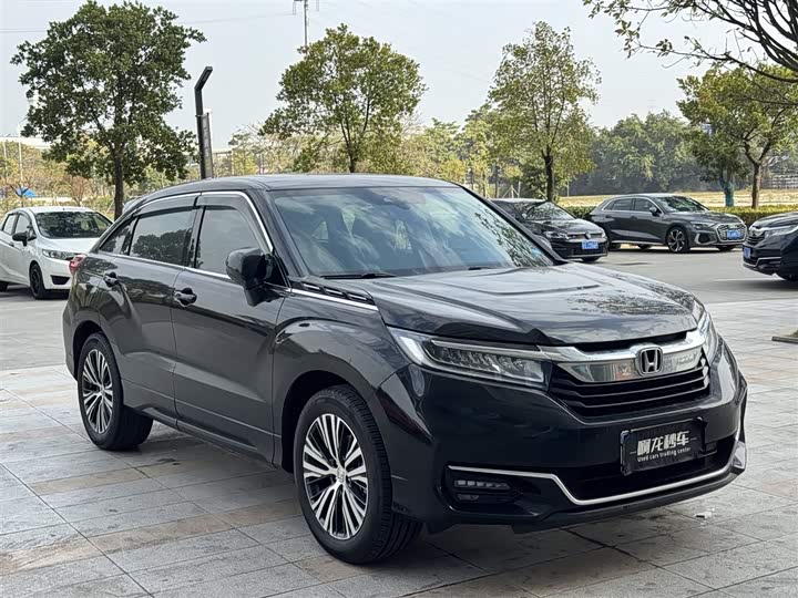 Фото 3 - Honda Avancier