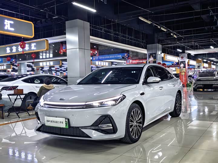 Фото 1 - Geely Galaxy A7