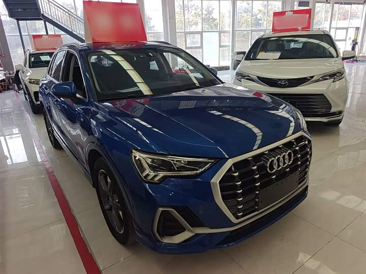Фото 4 - Audi Q3