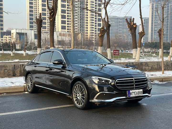 Photo 3 - Mercedes-Benz E-Class