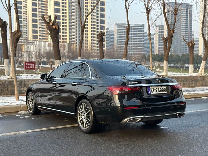 Photo 7 - Mercedes-Benz E-Class