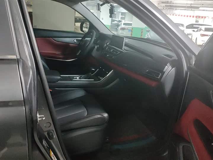 Фото 8 - Changan CS75