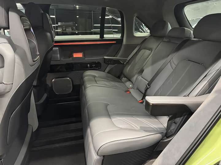 Фото 4 - Zeekr Mix