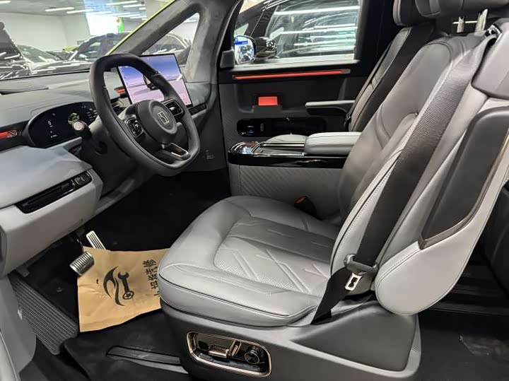 Фото 6 - Zeekr Mix