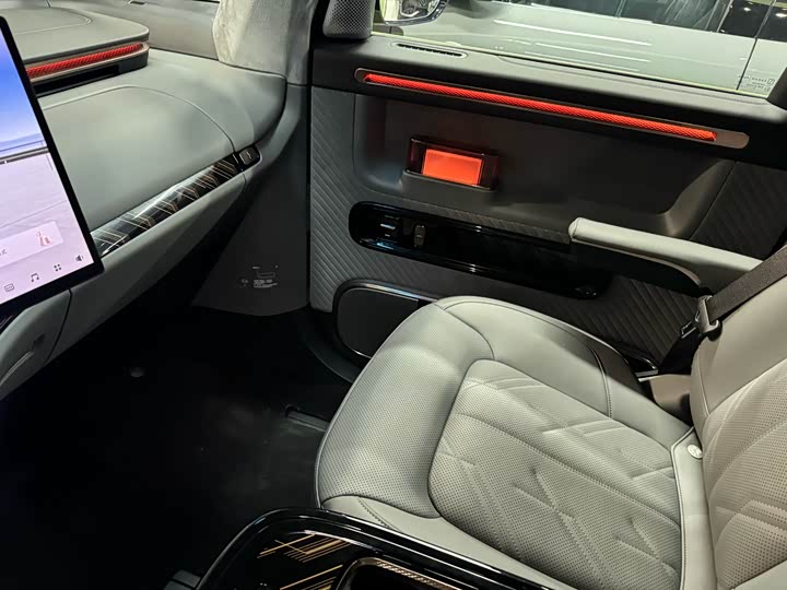 Фото 9 - Zeekr Mix