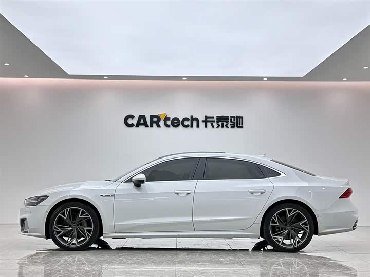 Фото 2 - Audi A7L