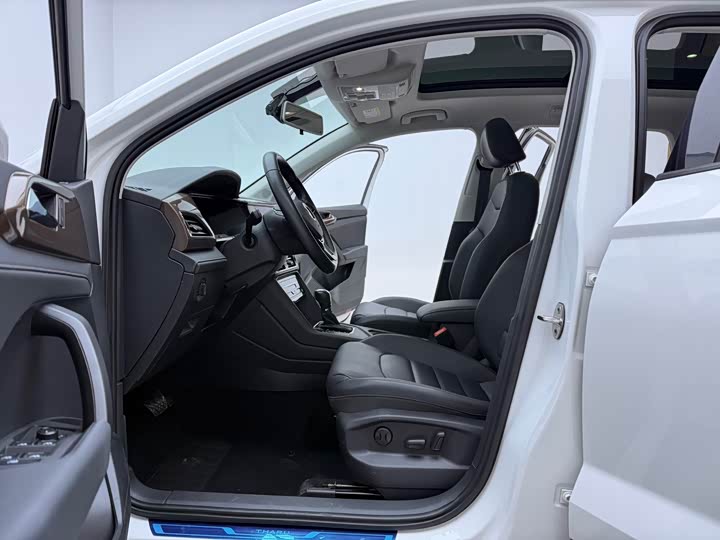 Фото 5 - Volkswagen Tharu