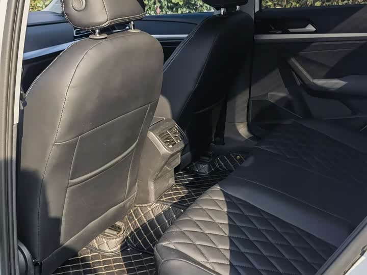 Фото 7 - Volkswagen Lavida