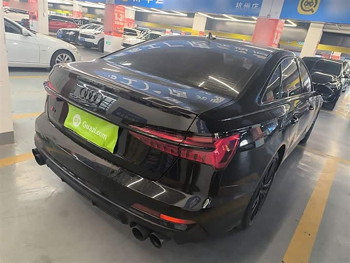 Фото 7 - Audi A6L