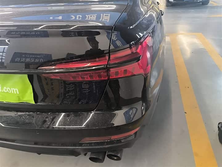 Фото 8 - Audi A6L