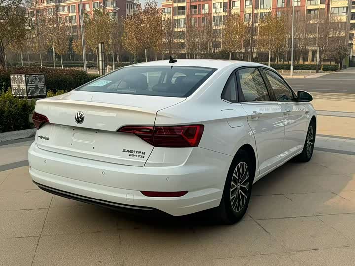 Фото 4 - Volkswagen Sagitar L