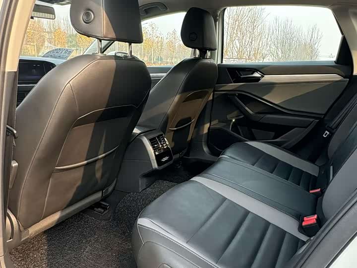 Фото 7 - Volkswagen Sagitar L