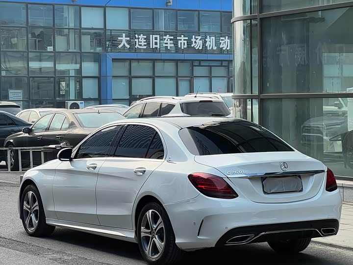 Фото 4 - Mercedes-Benz C-Class