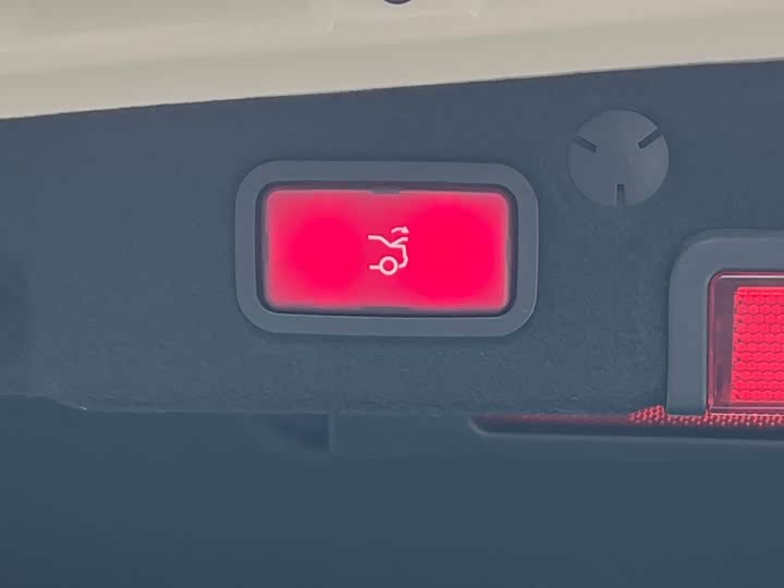 Фото 7 - Mercedes-Benz C-Class