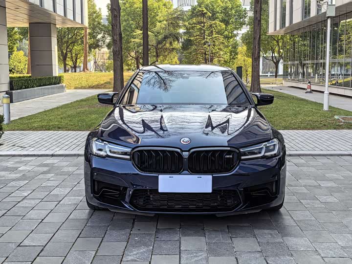Фото 2 - BMW M5
