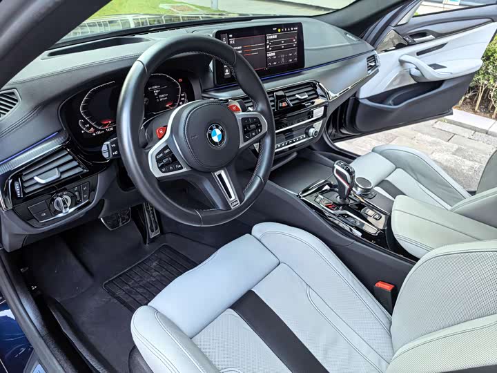 Фото 9 - BMW M5