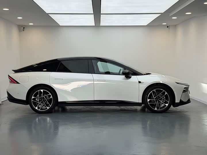 Фото 7 - XPeng F57