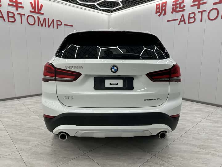 Фото 9 - BMW X1