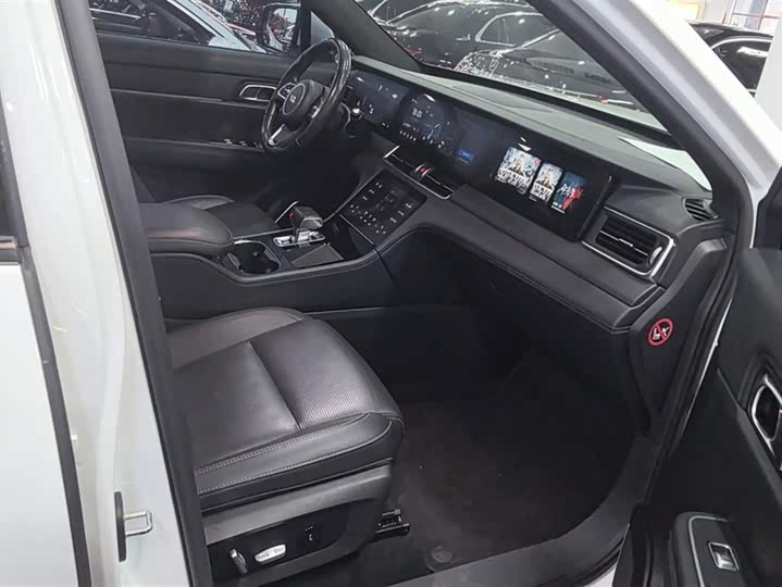 Фото 8 - LiXiang One