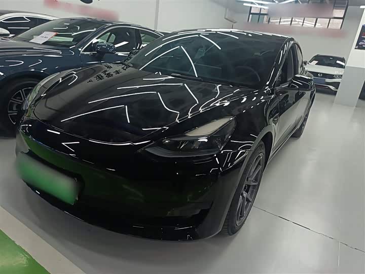 Фото 2 - Tesla Model 3