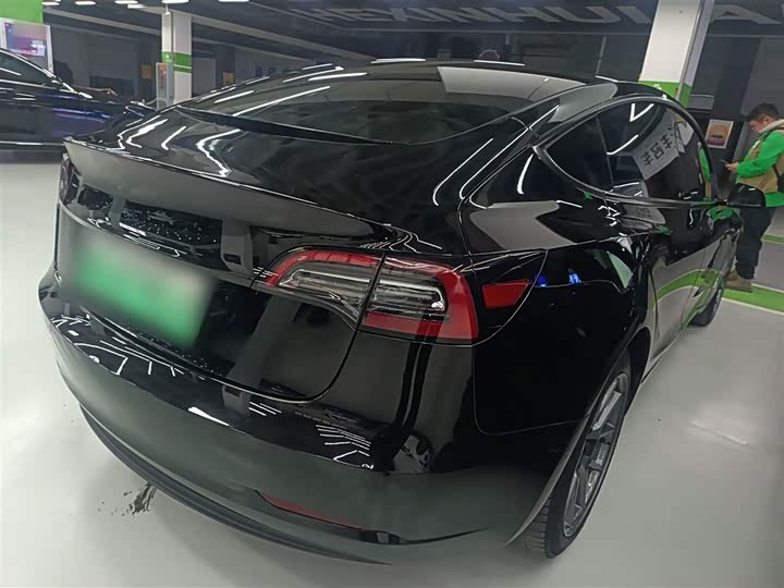 Фото 7 - Tesla Model 3