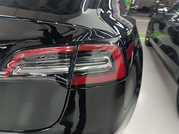 Фото 8 - Tesla Model 3