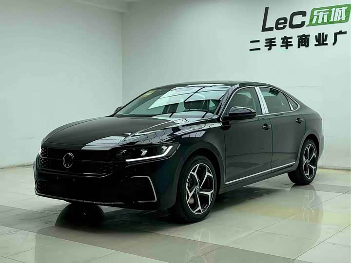 Фото 1 - Volkswagen Passat