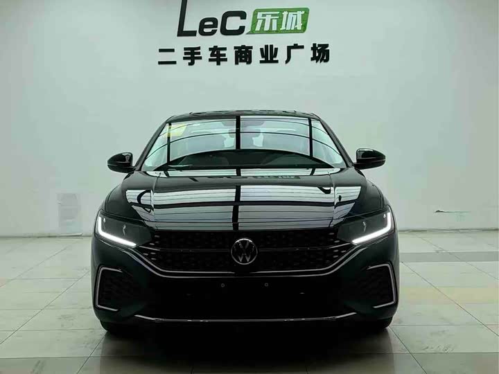 Фото 2 - Volkswagen Passat