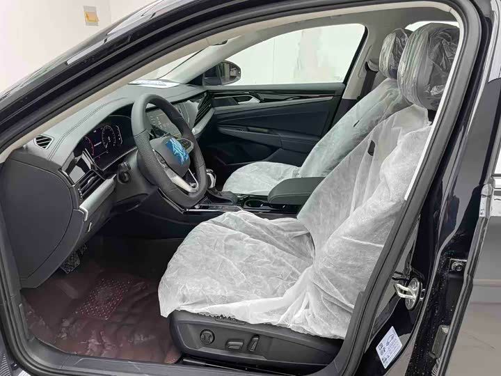 Фото 7 - Volkswagen Passat