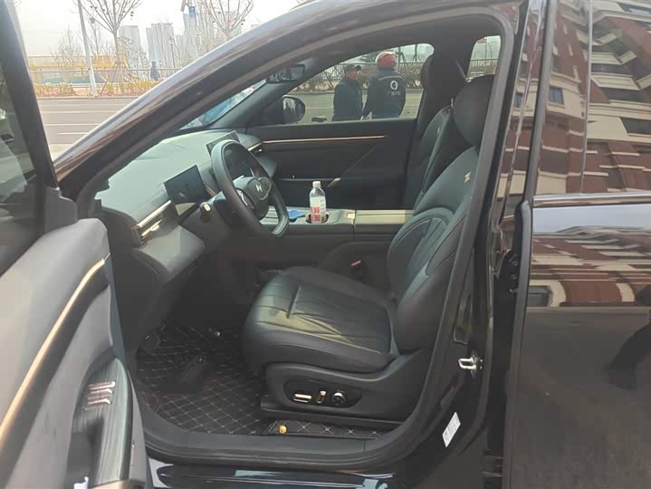 Фото 9 - Dongfeng Yipai eπ 008