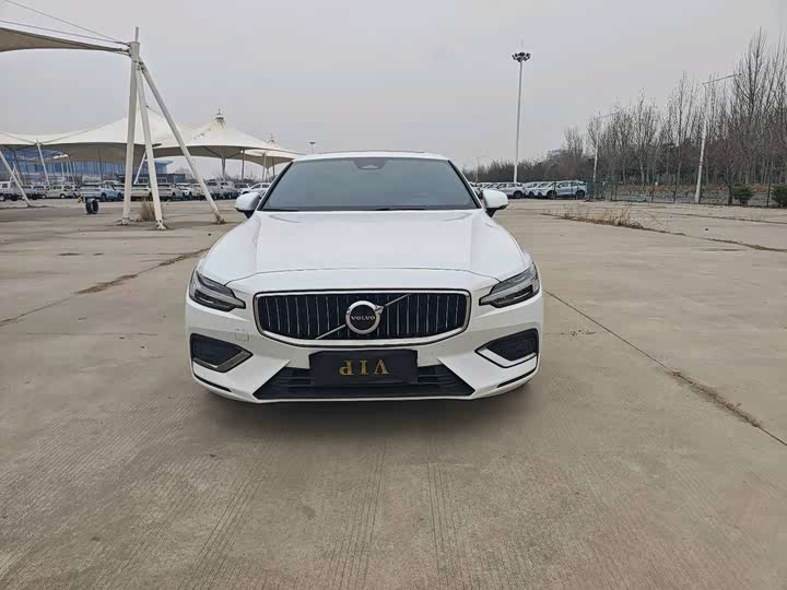 Фото 2 - Volvo S60