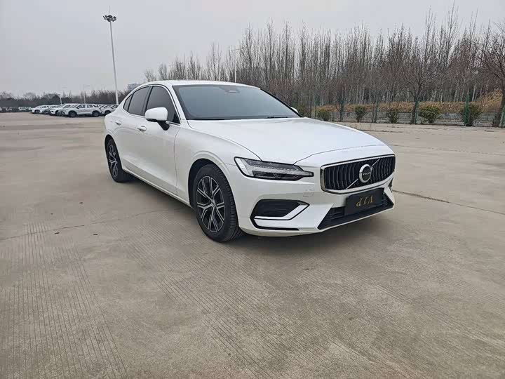 Фото 3 - Volvo S60