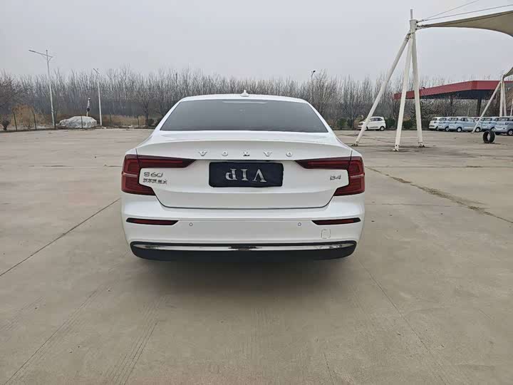 Фото 8 - Volvo S60