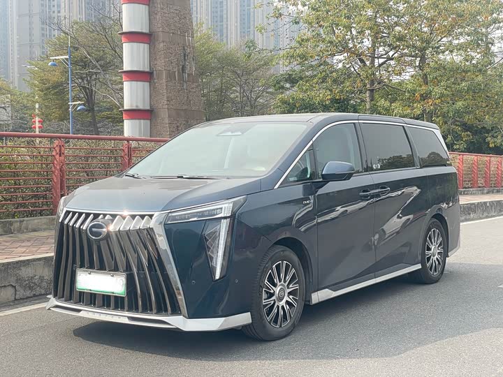 Фото 1 - GAC Trumpchi E9