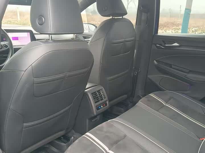 Фото 5 - Volkswagen Golf