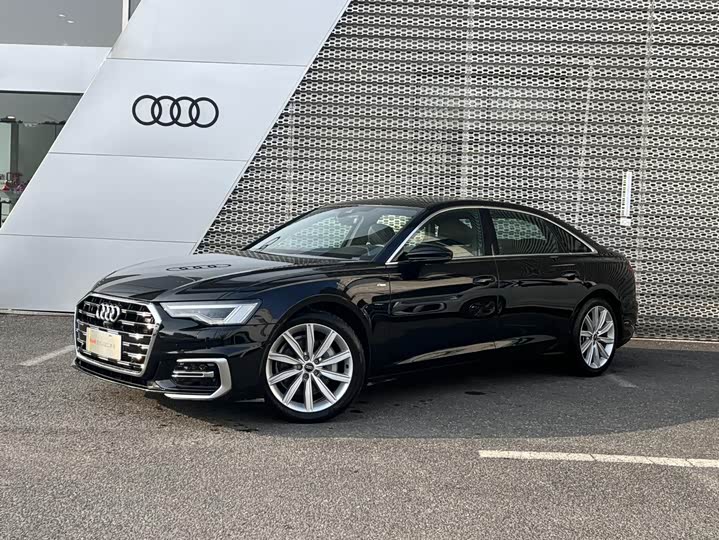 Фото 1 - Audi A6L