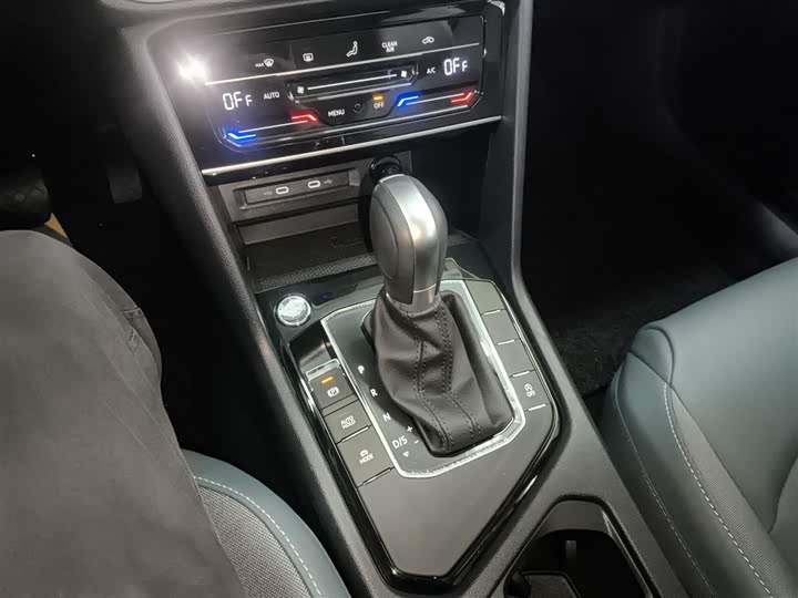 Фото 6 - Volkswagen Tharu