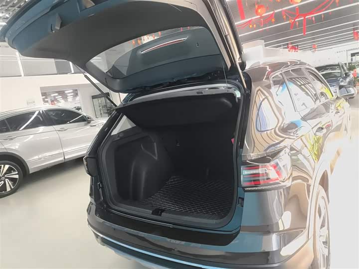 Фото 9 - Volkswagen Tharu