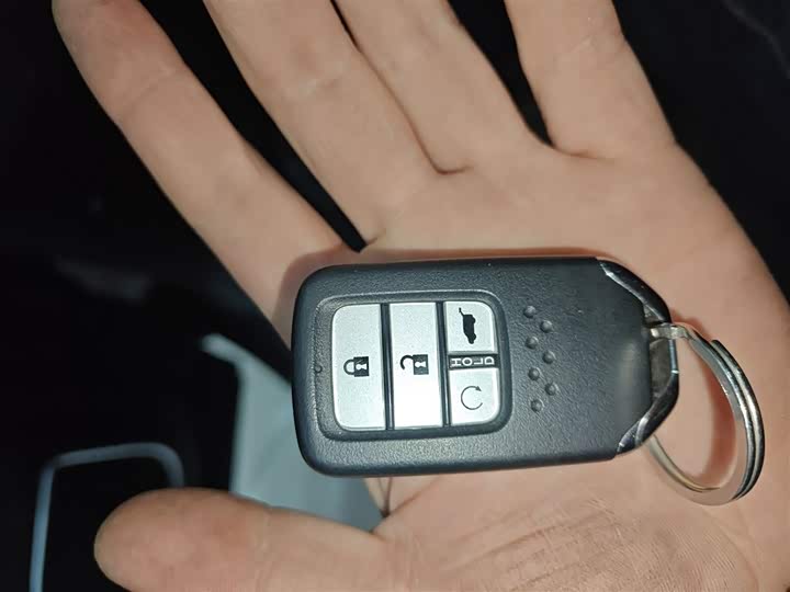 Фото 9 - Honda Avancier