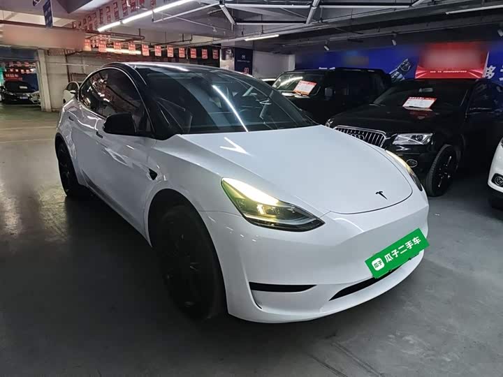 Фото 4 - Tesla Model Y