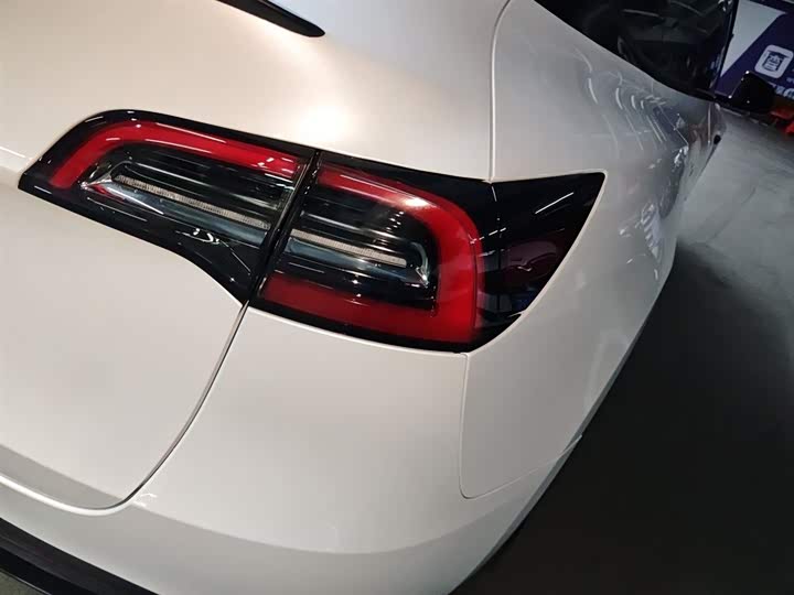 Фото 8 - Tesla Model Y