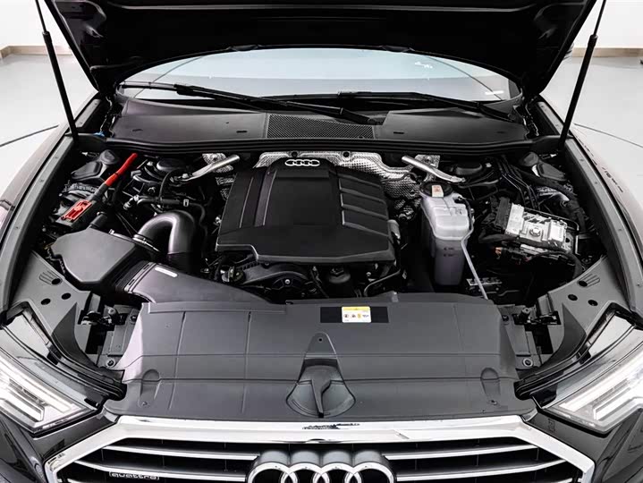 Фото 8 - Audi A6L
