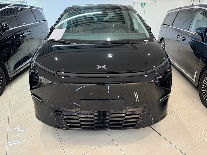 Фото 2 - XPeng X9