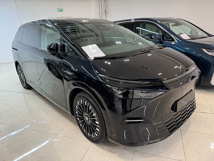 Фото 3 - XPeng X9