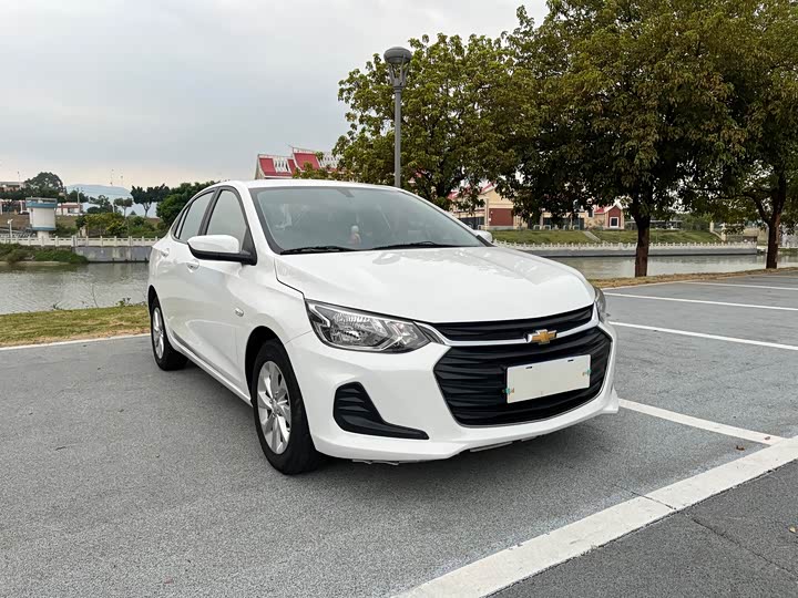 Фото 3 - Chevrolet Onix (Cavalier)