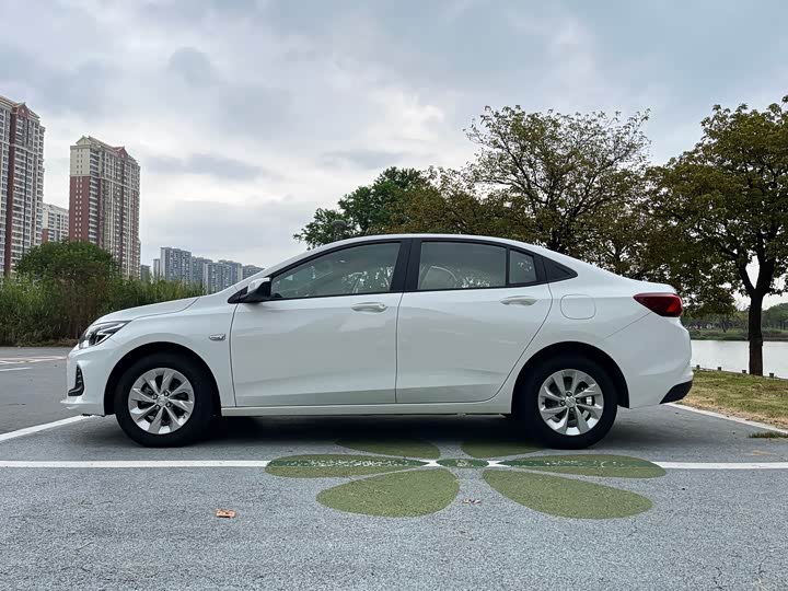 Фото 7 - Chevrolet Onix (Cavalier)