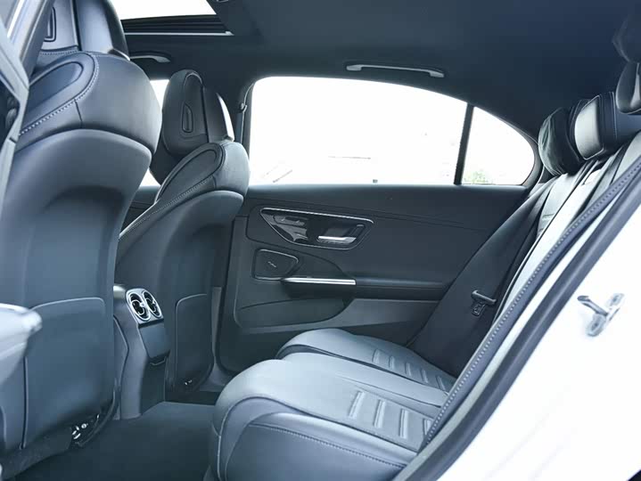 Фото 5 - Mercedes-Benz C-Class