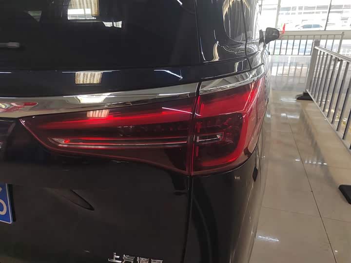 Фото 8 - Buick GL8 ES