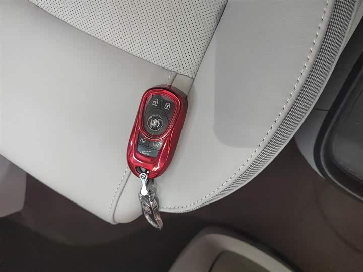 Фото 9 - Buick GL8 ES