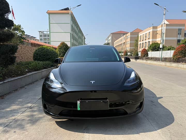 Фото 2 - Tesla Model Y